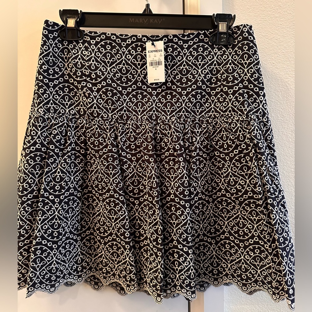 Express skirt